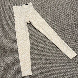 Strut this Kendall zebra leggings